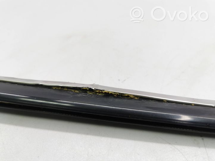 Mercedes-Benz B W245 Rivestimento modanatura del vetro della portiera posteriore A1696730693