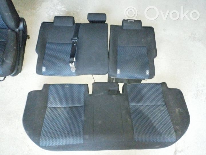 Toyota Auris E180 Kit intérieur 