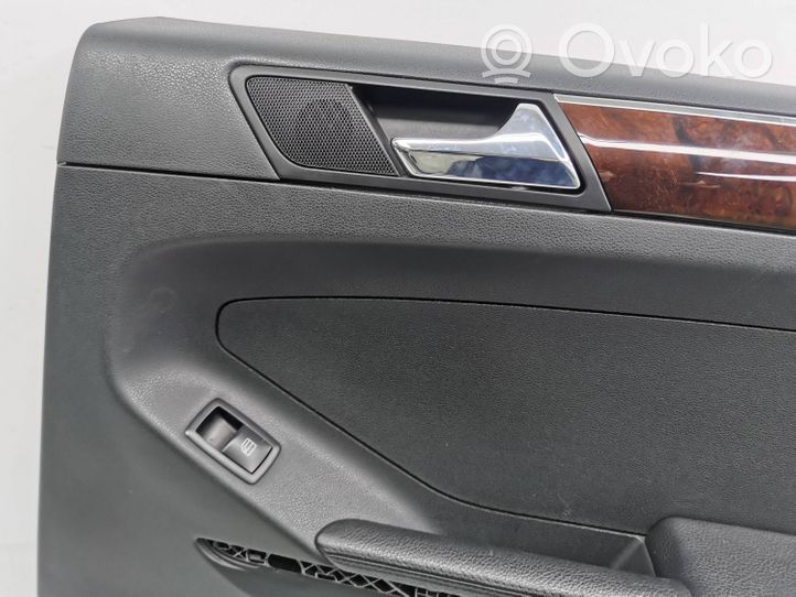 Mercedes-Benz ML W164 Boczki / Poszycie drzwi tylnych 