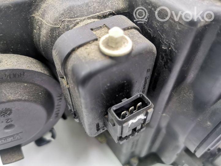 Volvo XC90 Lampa przednia 30698814