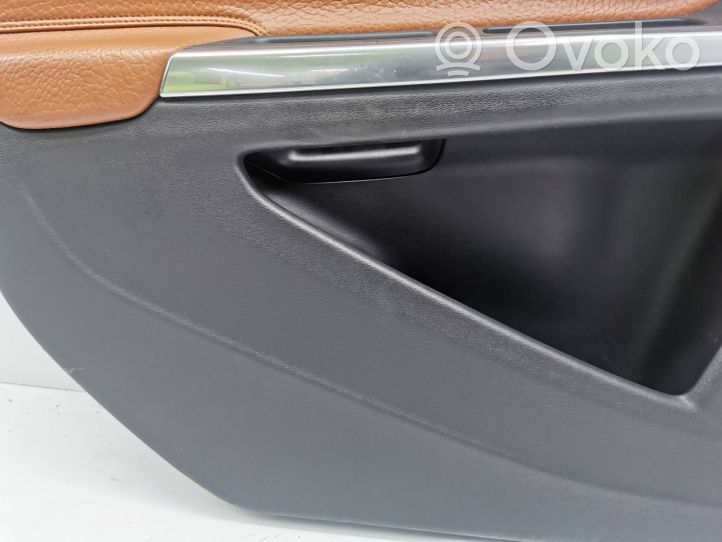 Volvo V60 Rivestimento del pannello della portiera anteriore 8635849