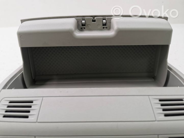 Volkswagen Golf VII Illuminazione sedili anteriori 5G0868837A