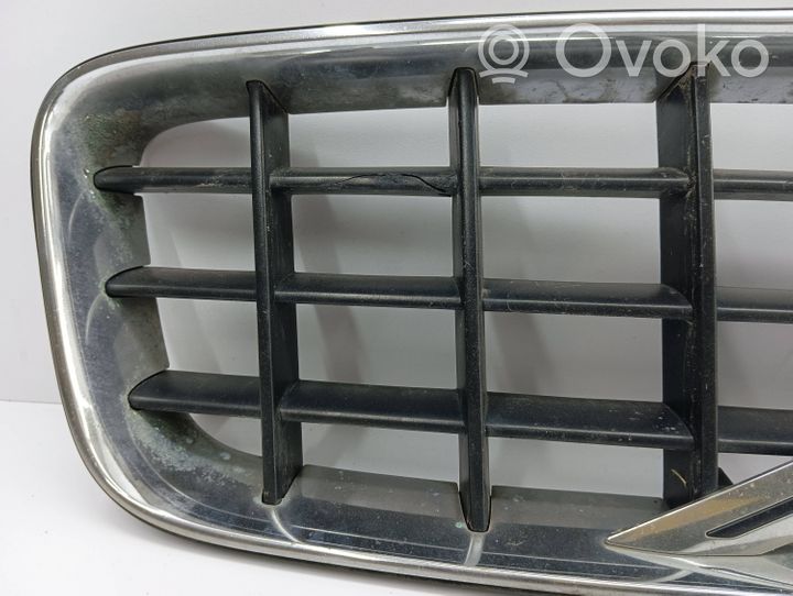 Volvo XC90 Maskownica / Grill / Atrapa górna chłodnicy 8620641