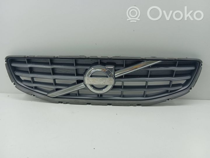 Volvo S60 Etupuskurin ylempi jäähdytinsäleikkö 31333692