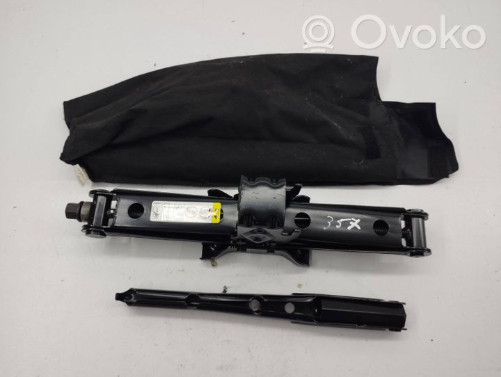 Chrysler Voyager Tool set 04772483ae