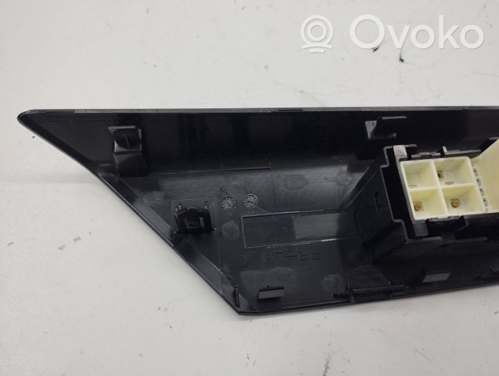 Toyota RAV 4 (XA40) Interruttore di controllo dell’alzacristalli elettrico 7423242130