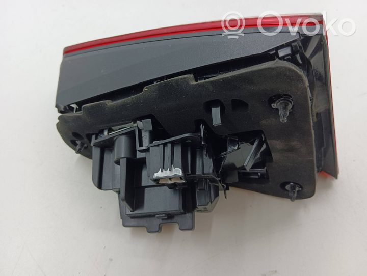 Seat Arona Lampy tylnej klapy bagażnika 6E9945308E