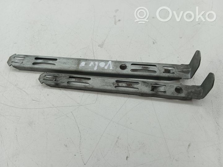 Volvo XC90 Headlight/headlamp mounting bracket 890208052