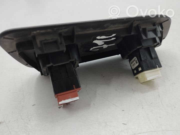 Citroen C5 Aircross Interruttore a pulsante apertura portellone posteriore/bagagliaio 9820204177