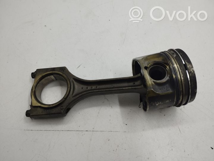 Toyota Avensis T270 Piston avec bielle 240615