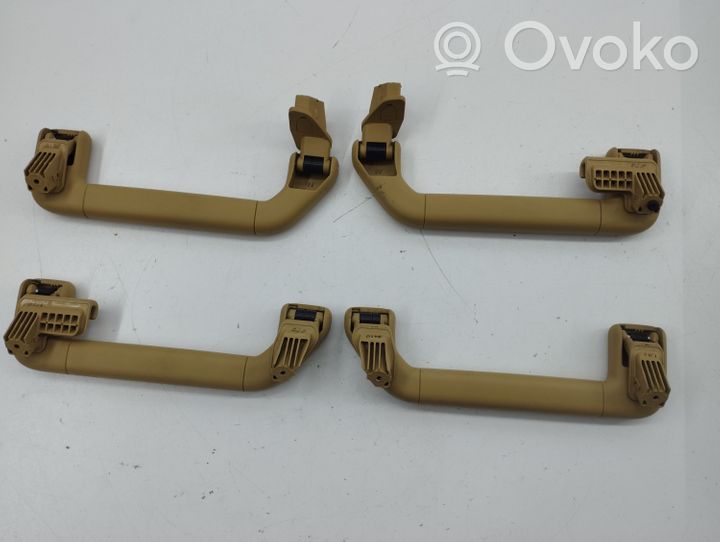 Porsche Cayenne (92A) Un set di maniglie per il soffitto 3710