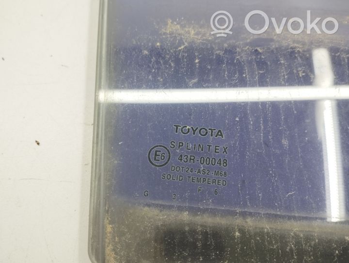 Toyota Corolla E120 E130 Vitre de fenêtre porte arrière 43R00048