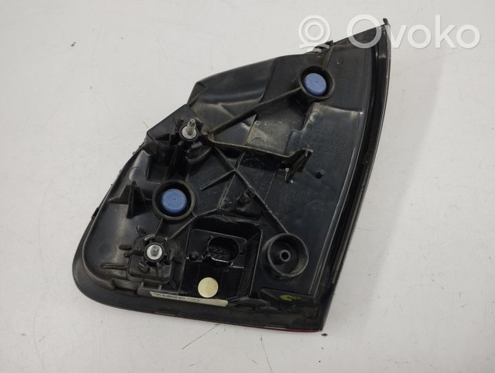 Porsche Cayenne (92A) Lampy tylnej klapy bagażnika 7P5945093K