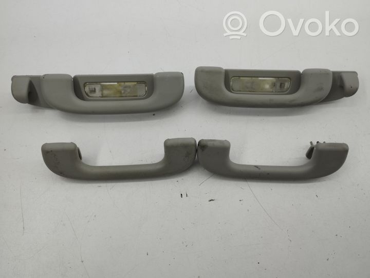 Mercedes-Benz ML W164 Un ensemble de poignées pour le plafond A1648100151