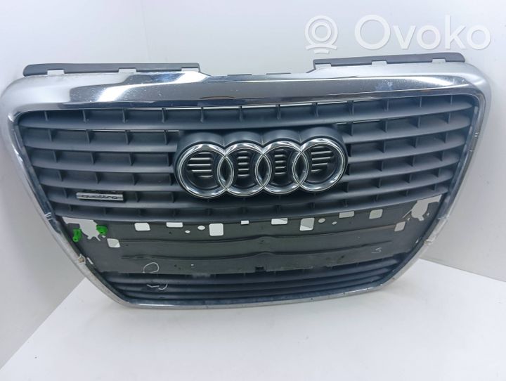 Audi A8 S8 D3 4E Etupuskurin ylempi jäähdytinsäleikkö 4E0853653