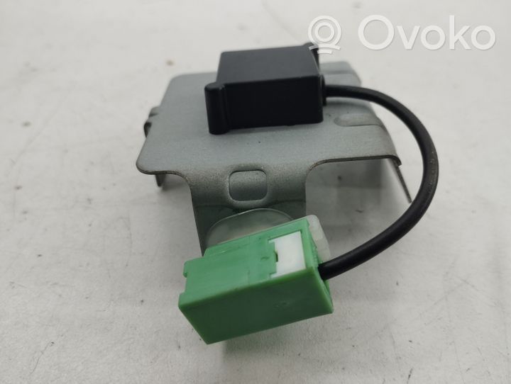 Mazda CX-7 Antenne GPS EG2366DY0