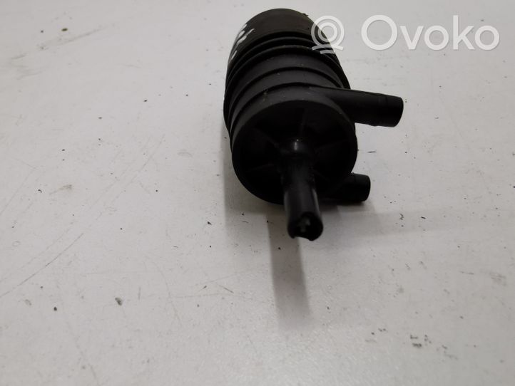 Mercedes-Benz A W168 Windscreen/windshield washer pump 107819