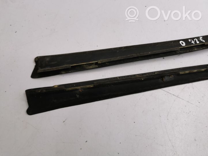 Mercedes-Benz A W168 Windshield trim A1686700208