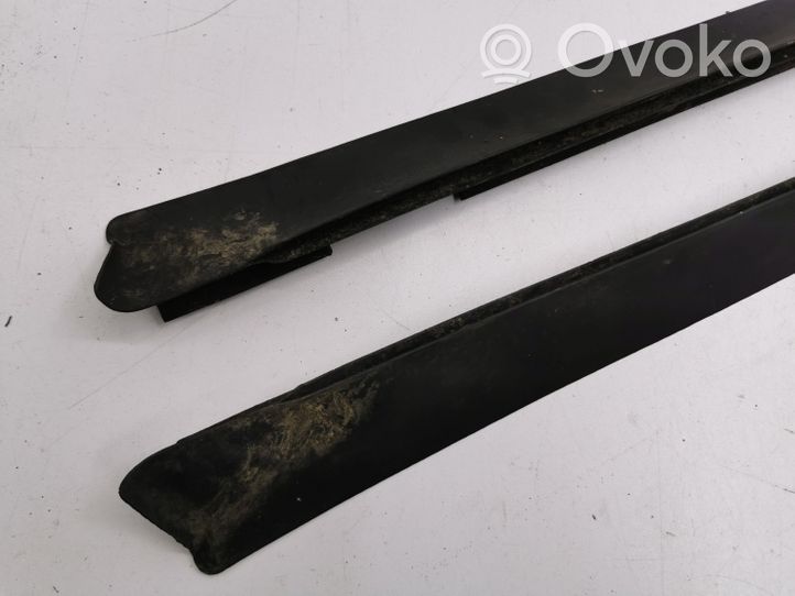 Mercedes-Benz A W168 Windshield trim A1686700208