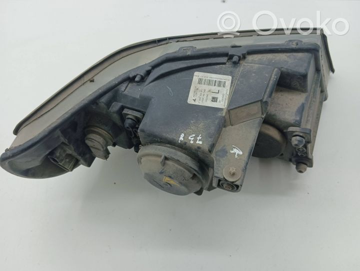 Saab 9-7X Lampa przednia 15876937