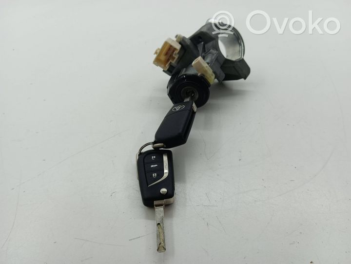 Toyota Avensis T270 Užvedimo spynelė 8978305030