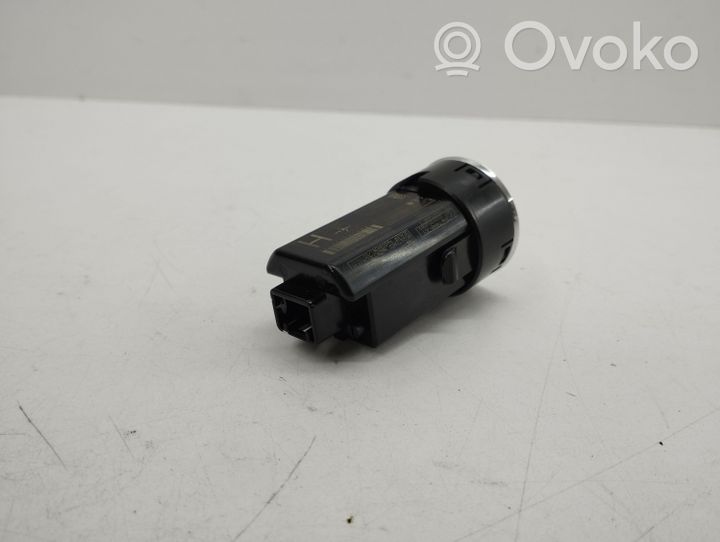 Toyota RAV 4 (XA40) Interruttore a pulsante start e stop motore CCAB10LP2210T1