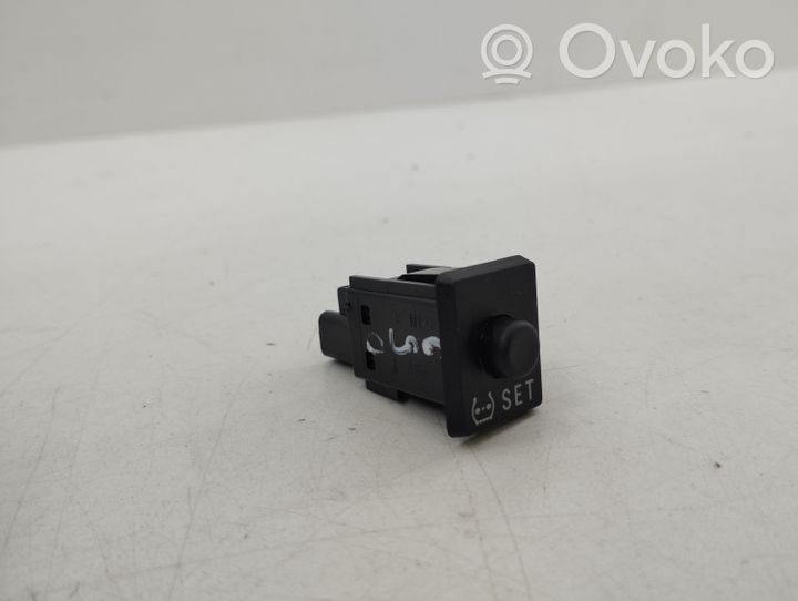 Toyota RAV 4 (XA40) Tyre pressure reset button TPMS 15A257