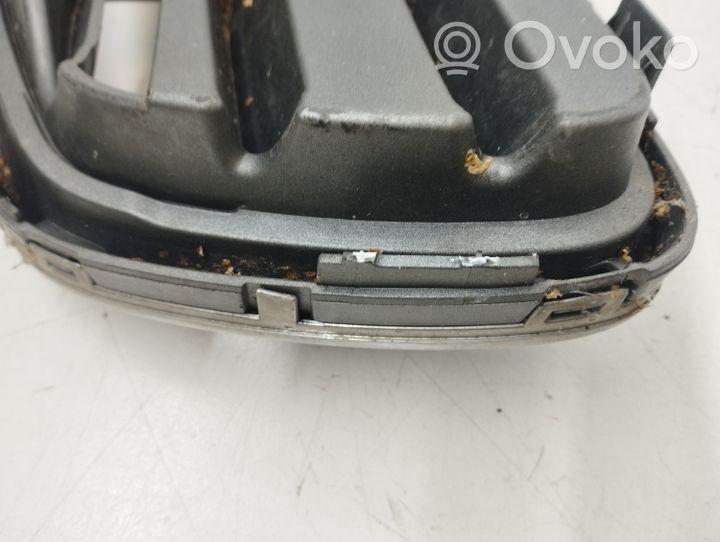 Volvo S60 Grotelės viršutinės 31333692