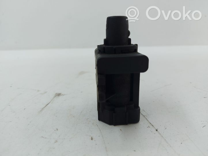 Citroen C5 Valve vacuum 