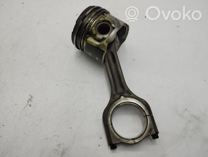 Ford Focus C-MAX Piston with connecting rod 