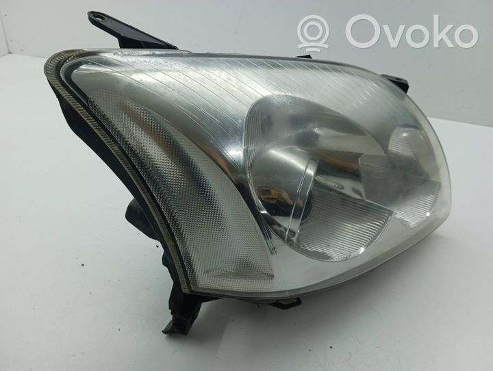 Toyota Avensis T250 Lampa przednia 00A021A01