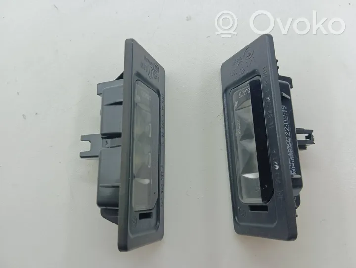 Volkswagen PASSAT B8 Lampa oświetlenia tylnej tablicy rejestracyjnej 3AF943021A