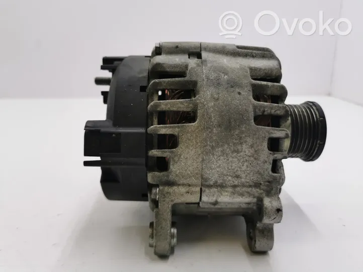 Volkswagen PASSAT B8 Generatore/alternatore CBGD0120C031