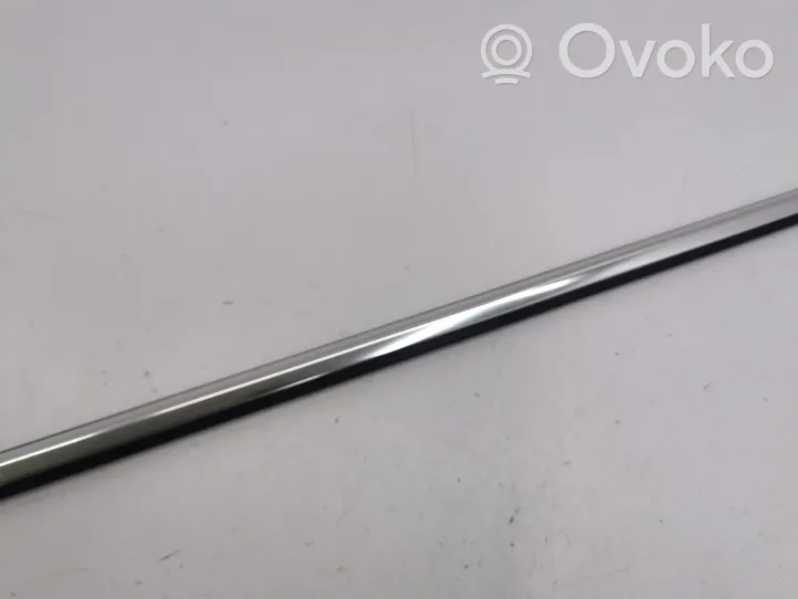 Volkswagen Golf VIII Rivestimento modanatura del vetro della portiera anteriore 5H4839475A