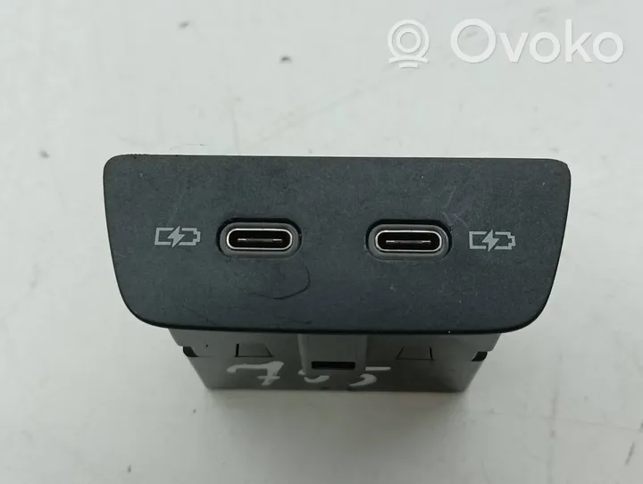 Volkswagen Golf VIII Connecteur/prise USB 2G6035954