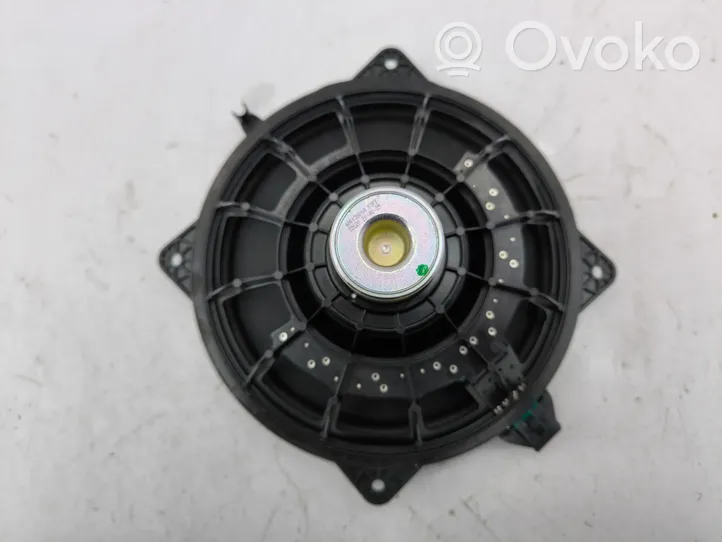 Toyota RAV 4 (XA50) Subwoofer-bassokaiutin 2148002501C