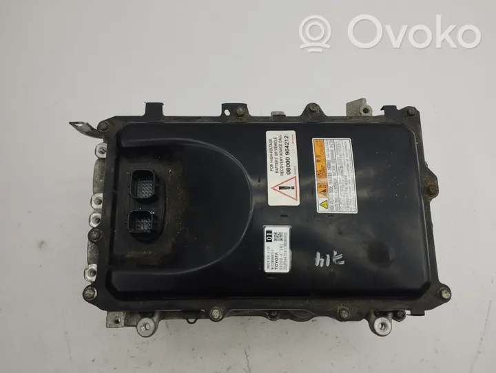 Toyota C-HR Convertisseur / inversion de tension inverseur G920047241