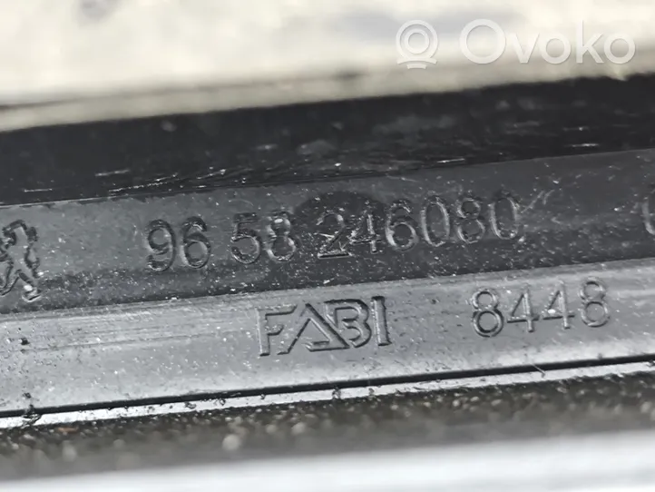 Citroen DS4 Kratka wentylacyjna pod zderzakiem tylnym 9658246080