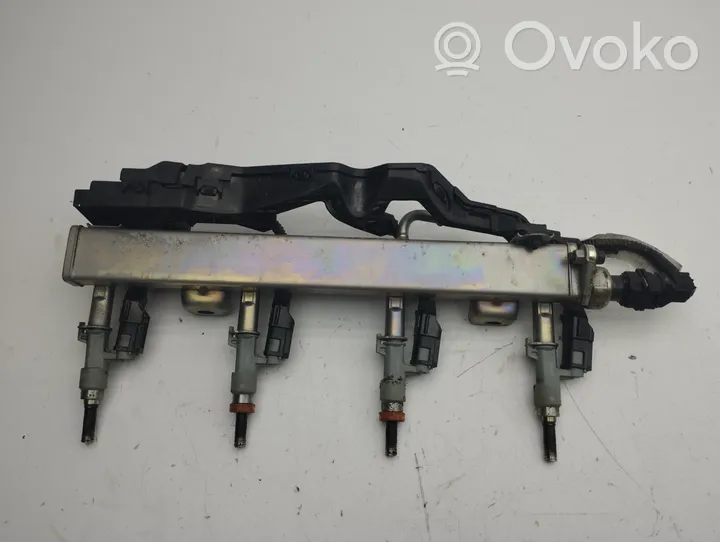 Toyota RAV 4 (XA50) Injektoren Einspritzdüsen Satz Set 8212533180