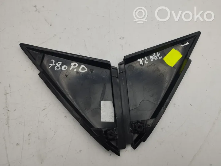 Audi Q2 - Rivestimento modanatura del vetro della portiera anteriore 81A837638