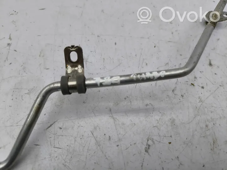 Audi Q2 - Tubo flessibile mandata olio del turbocompressore turbo 05E145140J