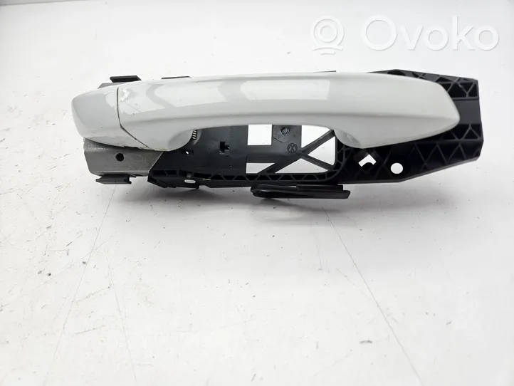 Audi Q3 F3 Etuoven ulkokahva 8V0837885