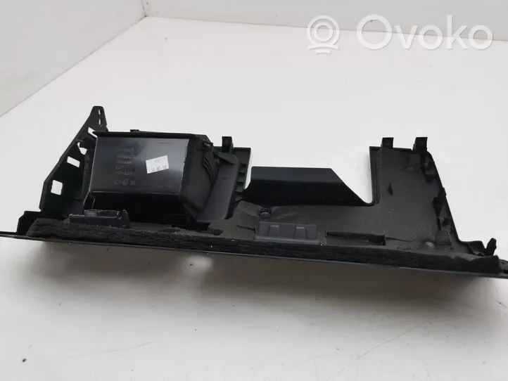 Audi Q3 F3 Garniture panneau inférieur de tableau de bord 0480376