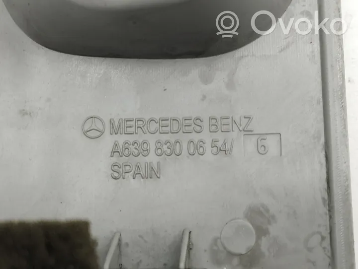 Mercedes-Benz Vito Viano W639 Kratka nawiewu tylna tunelu środkowego A6398300654