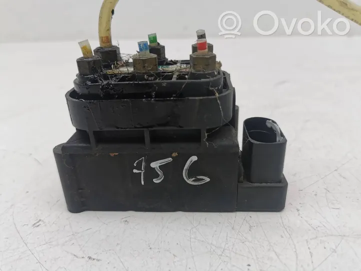 Mercedes-Benz ML W164 Blocco valvola della sospensione pneumatica A2513200058