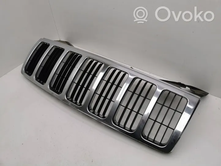 Jeep Grand Cherokee (WK) Grille calandre supérieure de pare-chocs avant 5JF94TRMAE