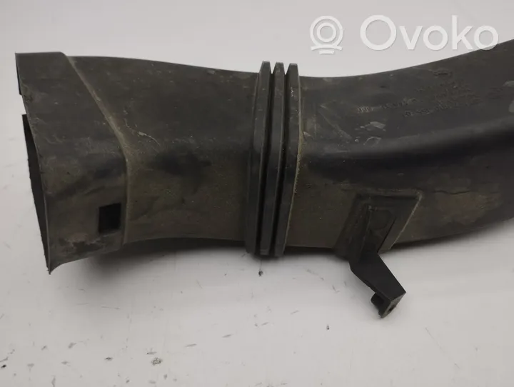 BMW 7 F01 F02 F03 F04 Parte del condotto di aspirazione dell'aria 7800155