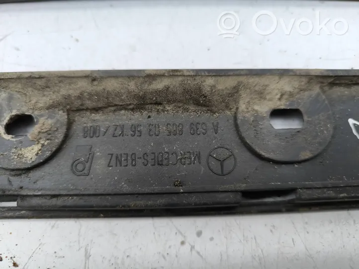 Mercedes-Benz Vito Viano W639 Takapuskurin kannake A6398850356