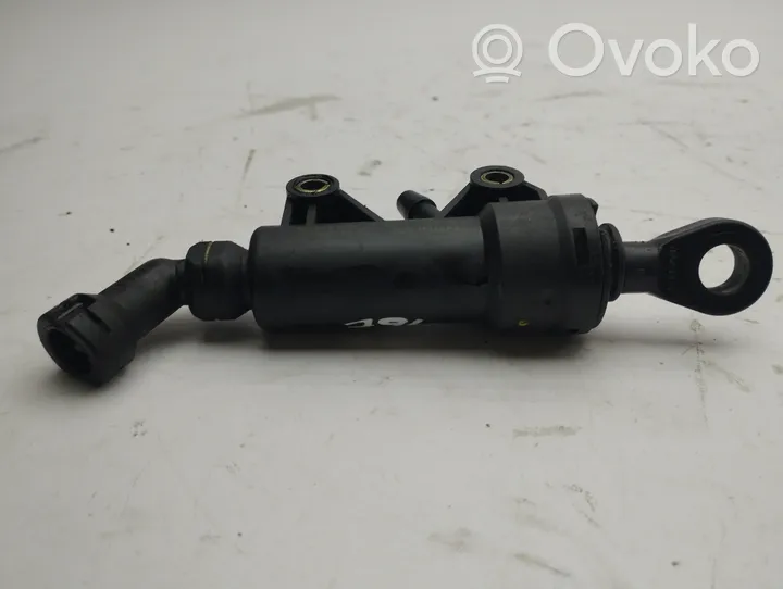 BMW 5 E39 Główny cylinder sprzęgła 21521165010