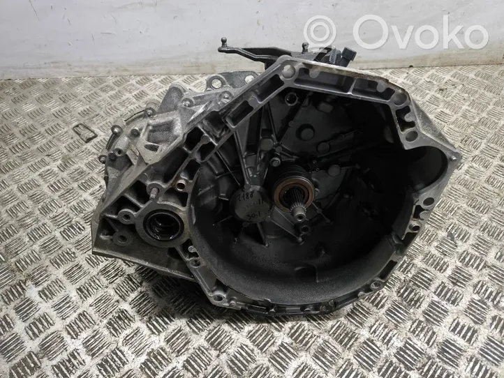 Nissan Qashqai Mechaninė 6 pavarų dėžė M85275